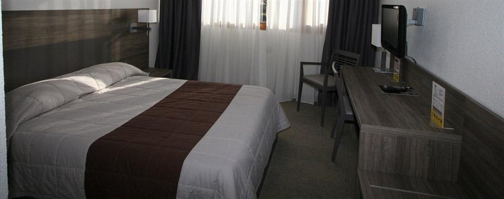 Hotel Kyriad Lyon Est - Genas Eurexpo Zewnętrze zdjęcie